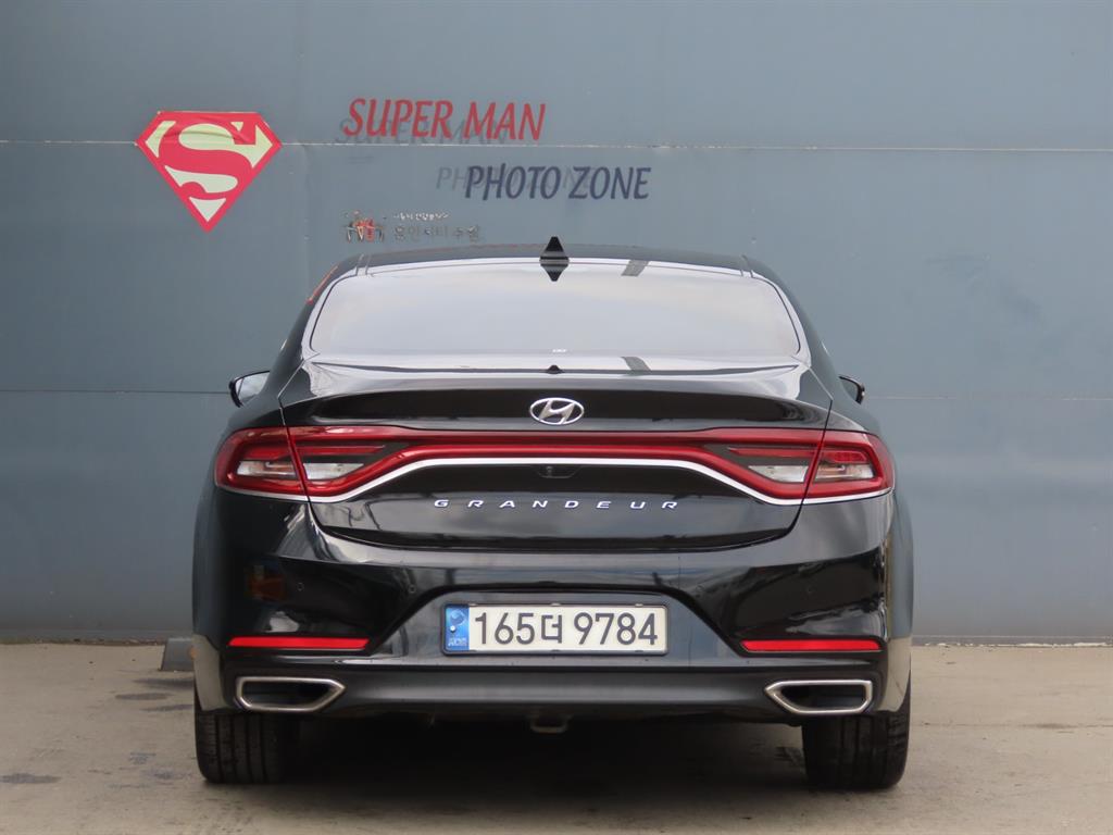 HYUNDAI Grandeur - Vista 7