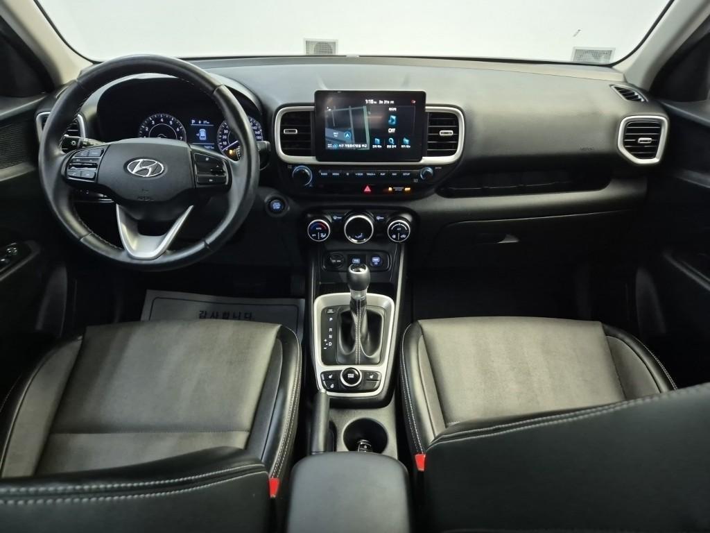 HYUNDAI Venue - Vista 9
