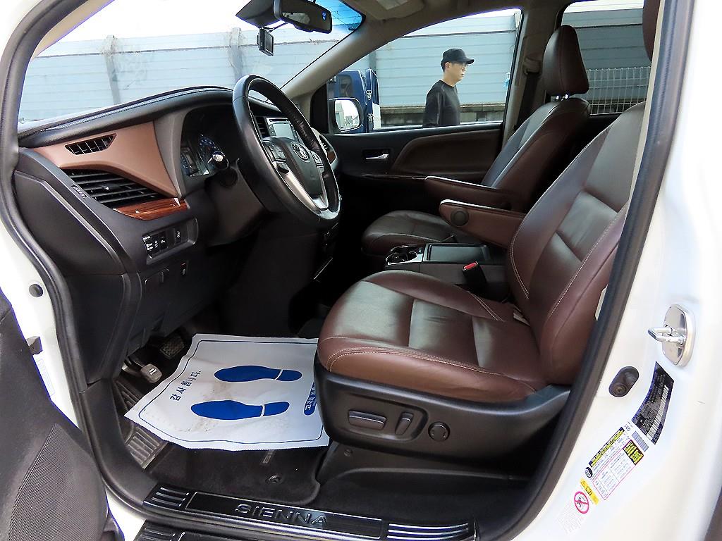 Toyota Siena - Vista 5