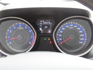 HYUNDAI Avante - Vista 10