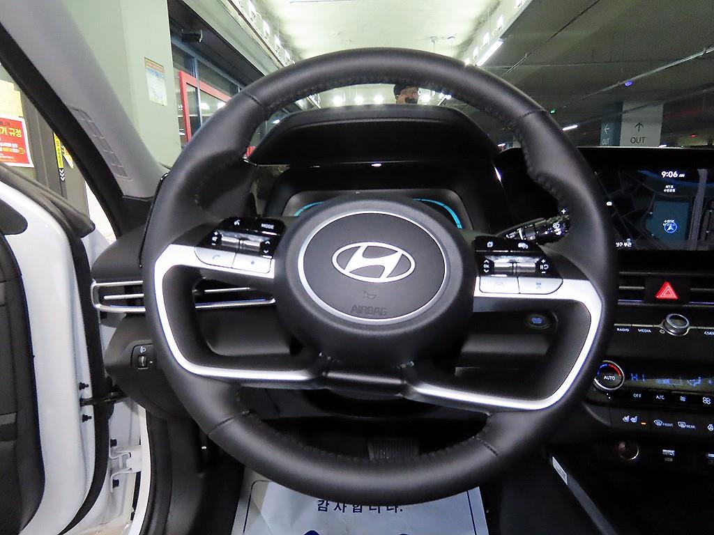 HYUNDAI Avante - Vista 8