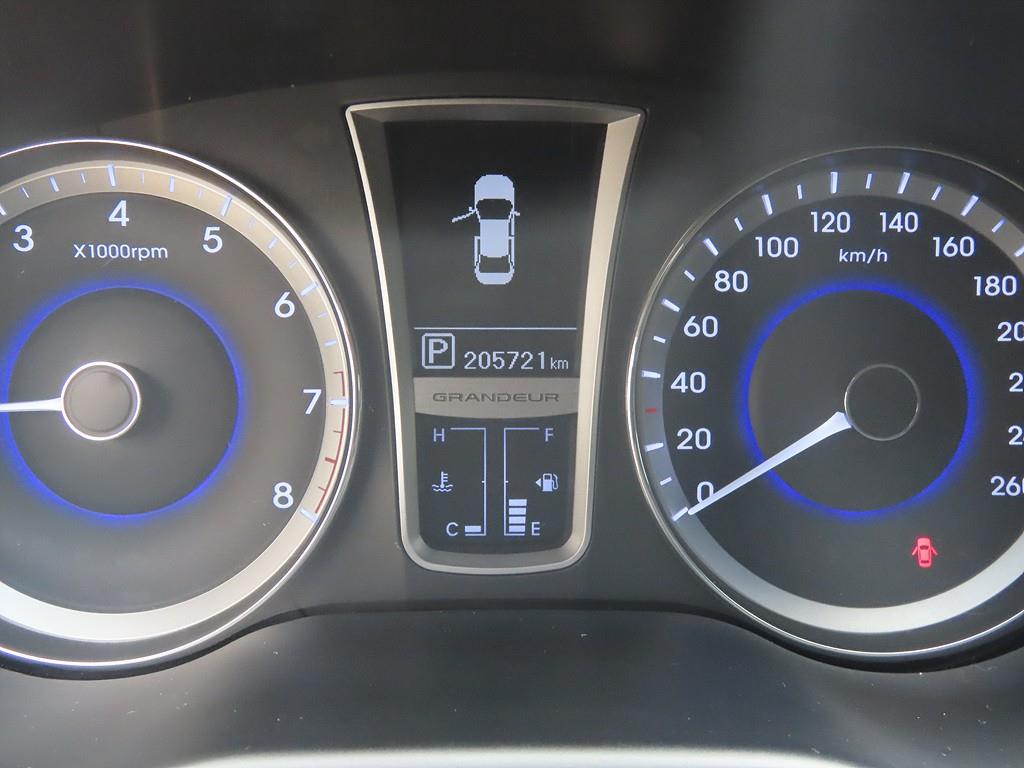 HYUNDAI Grandeur - Vista 12