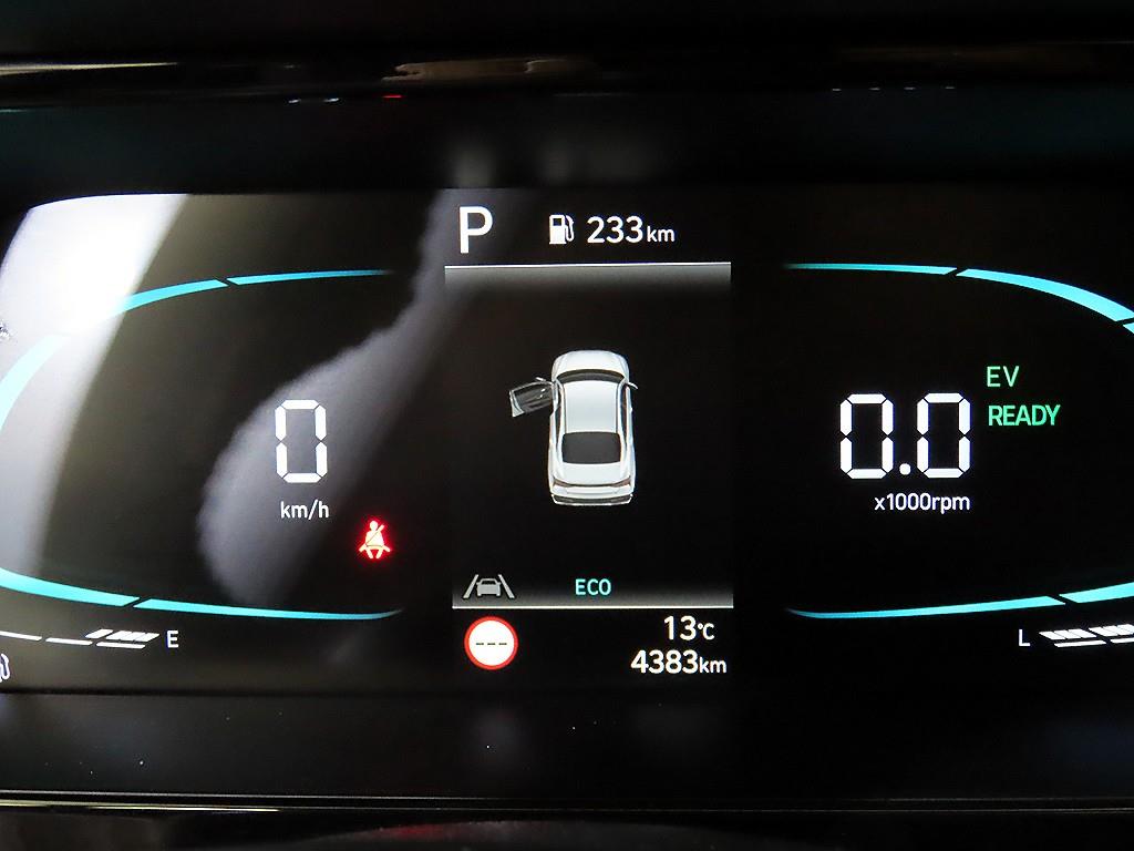 HYUNDAI Avante - Vista 9