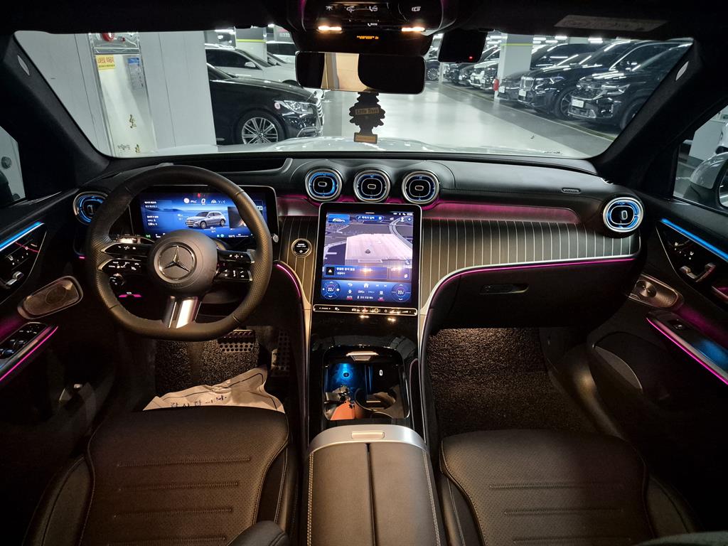 Mercedes Benz GLC Class - Vista 5