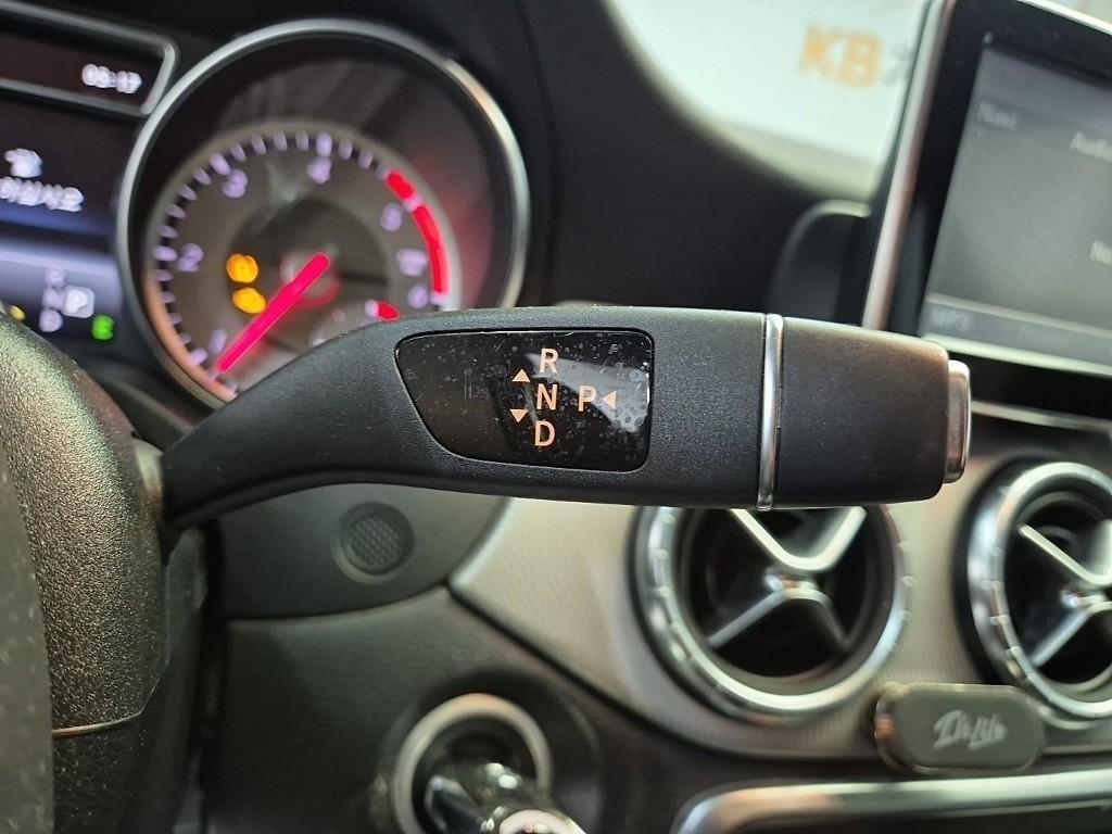 Mercedes Benz CLA Class - Vista 8