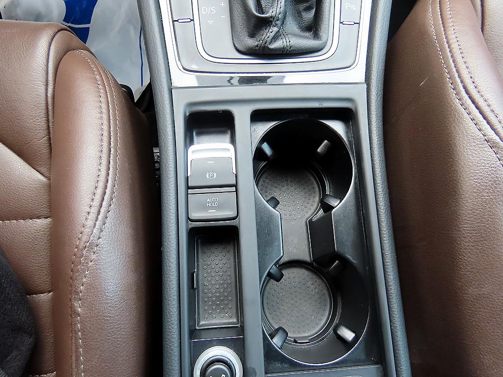 Volkswagen Golf - Vista 12