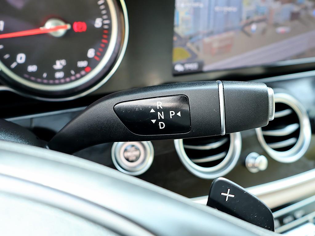 Mercedes Benz E class - Vista 11