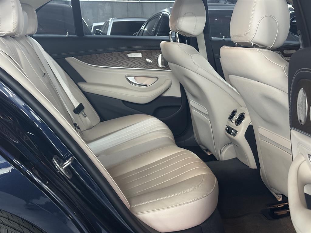 Mercedes Benz E class - Vista 6