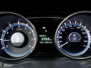 HYUNDAI Sonata - Vista 12