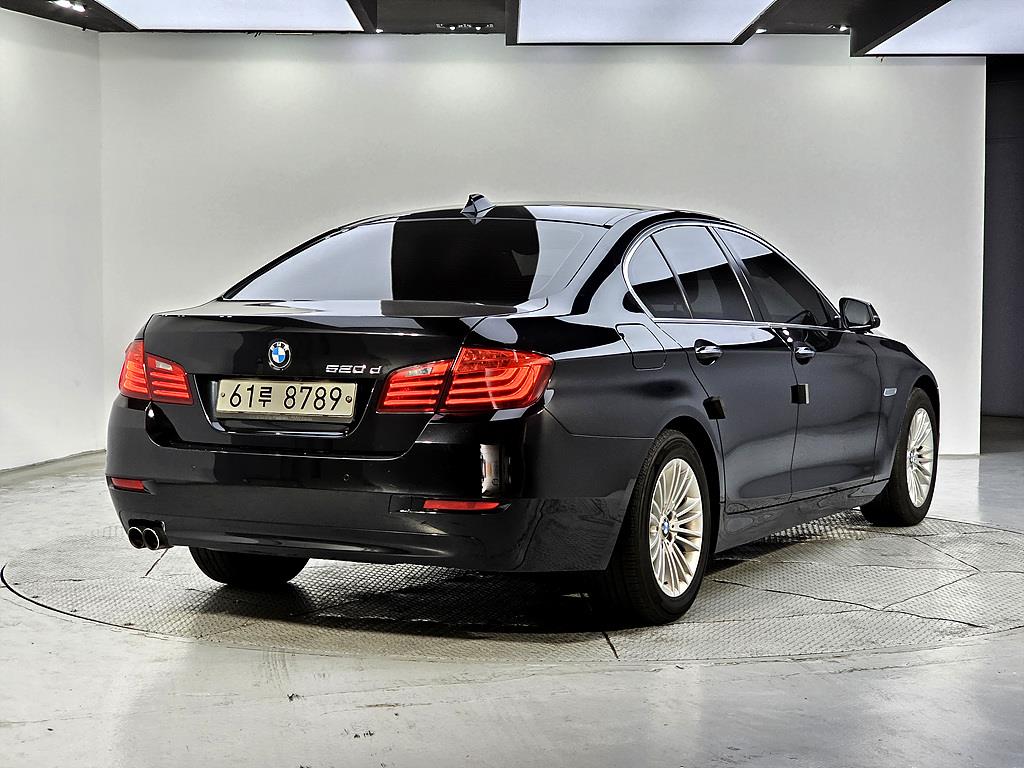 BMW 5 Series - Vista 4