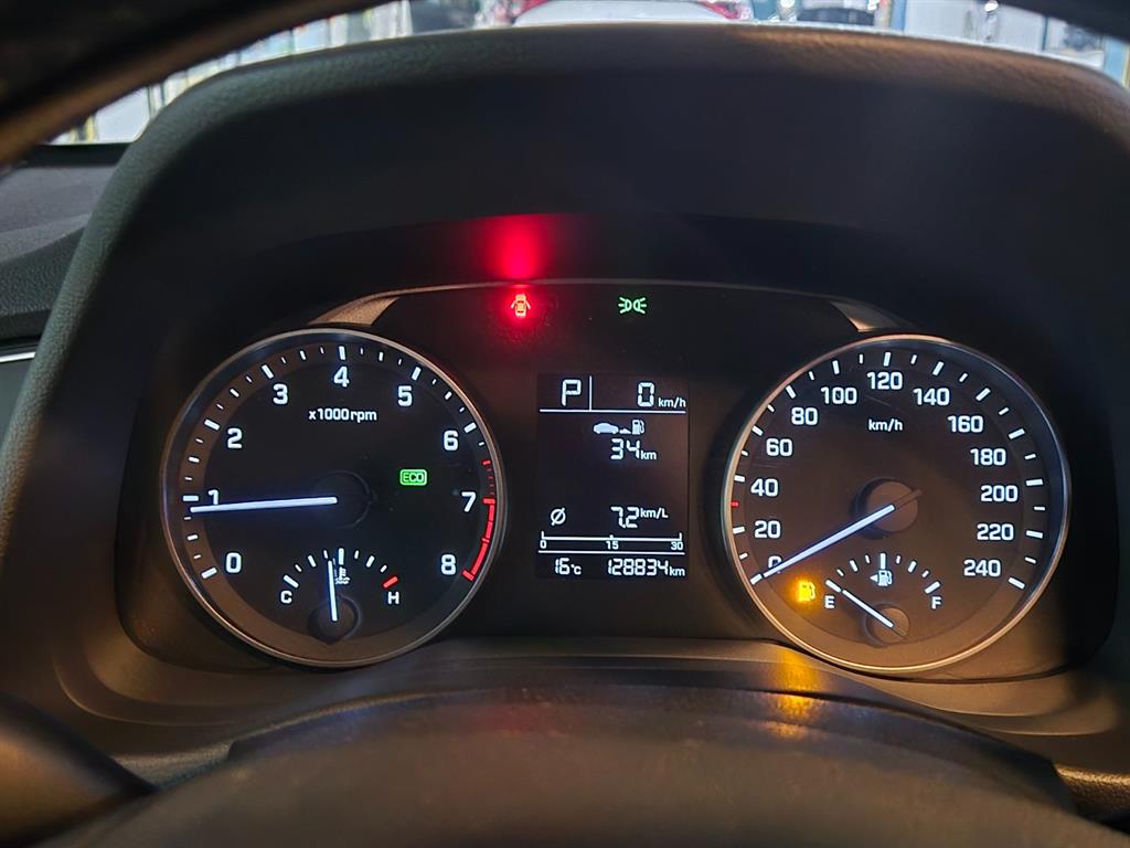 HYUNDAI Avante - Vista 7