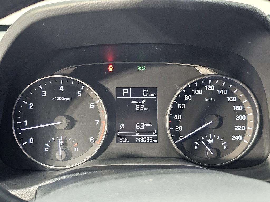 HYUNDAI Avante - Vista 7