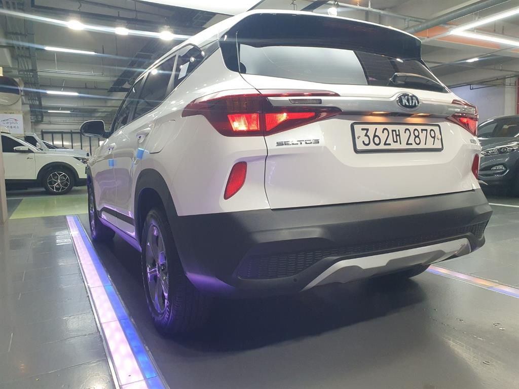 KIA Seltos - Vista 4