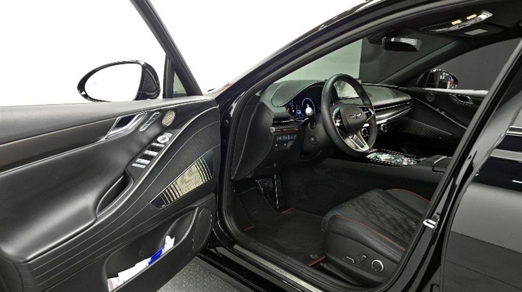 Genesis G80 - Vista 11