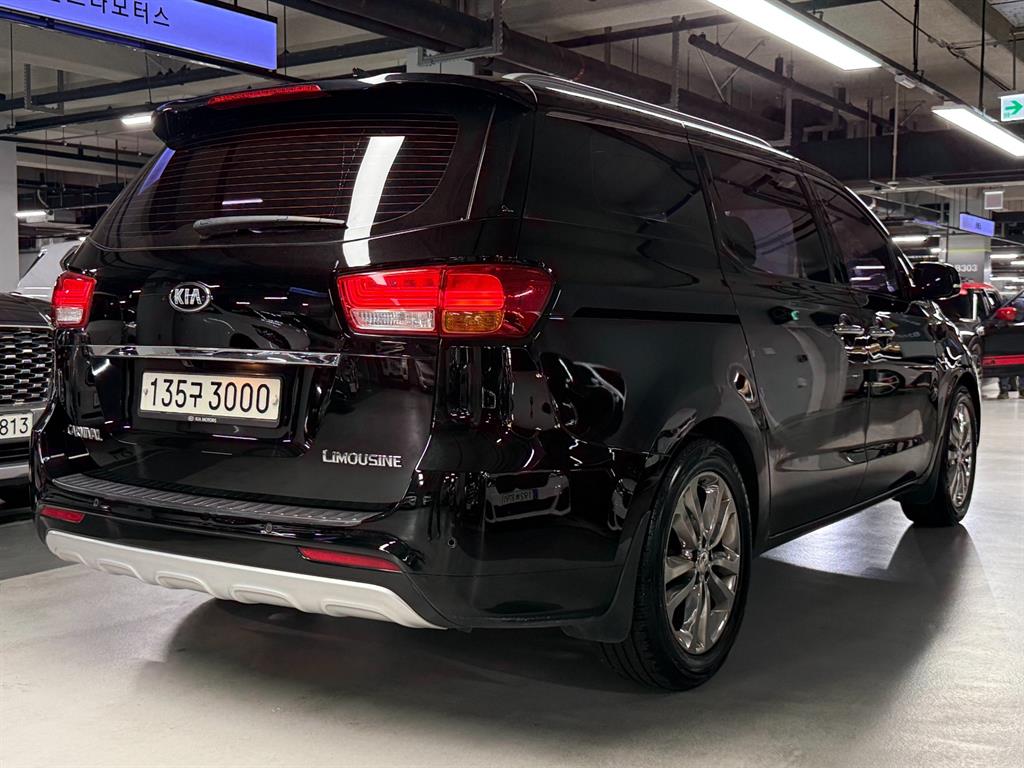 KIA Carnival - Vista 4