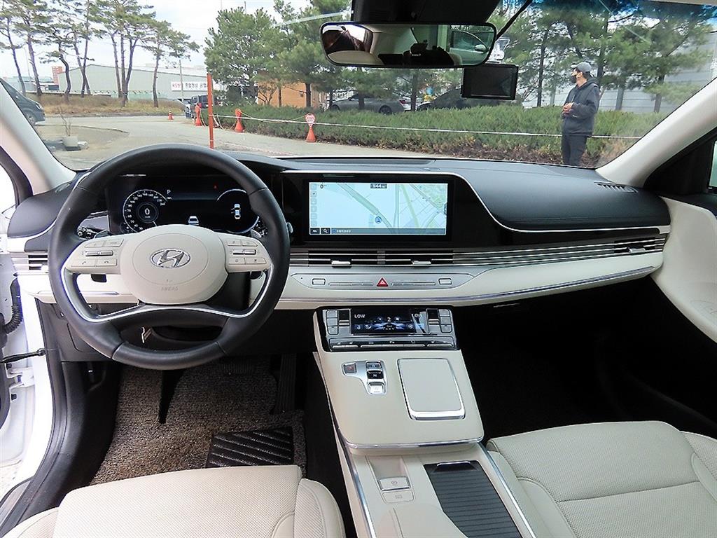 HYUNDAI Grandeur - Vista 7