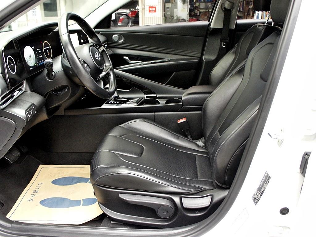 HYUNDAI Avante - Vista 9