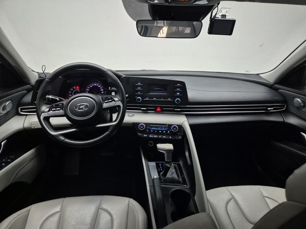 HYUNDAI Avante - Vista 7