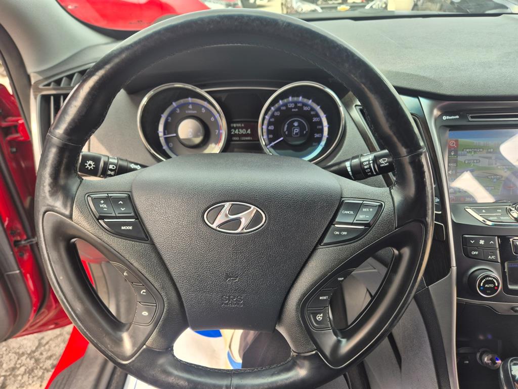 HYUNDAI Sonata - Vista 12