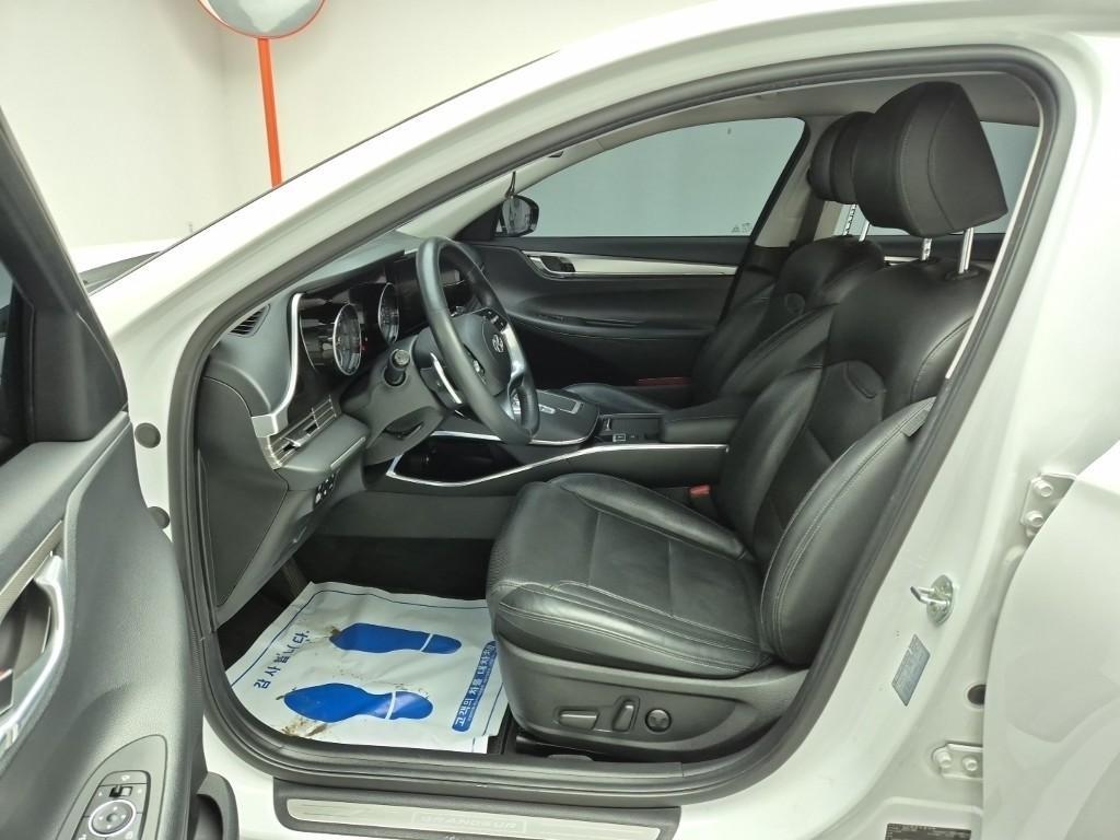 HYUNDAI Grandeur - Vista 11