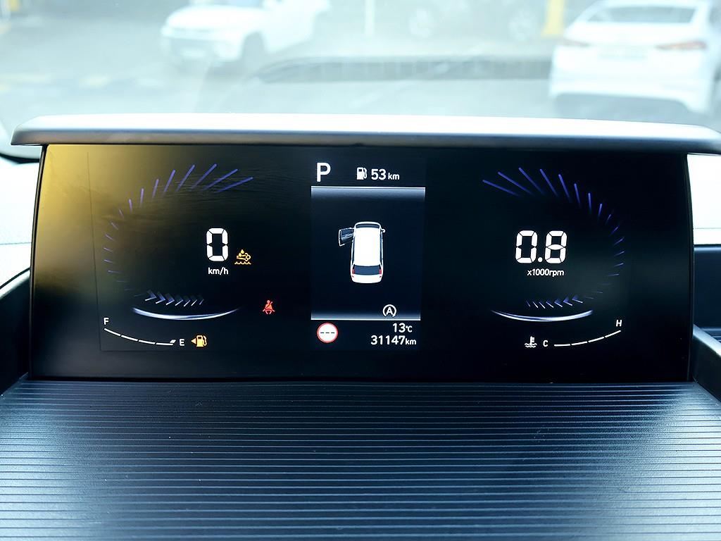 HYUNDAI Staria - Vista 11