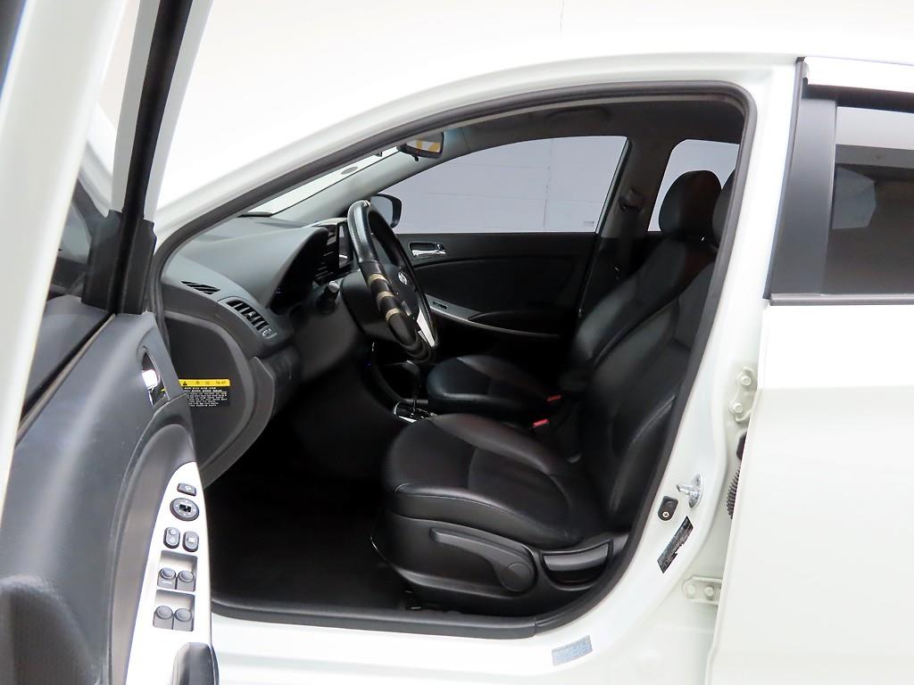 HYUNDAI Accent 2012 - Importación desde Corea - HF Imports Iquique - Foto 13