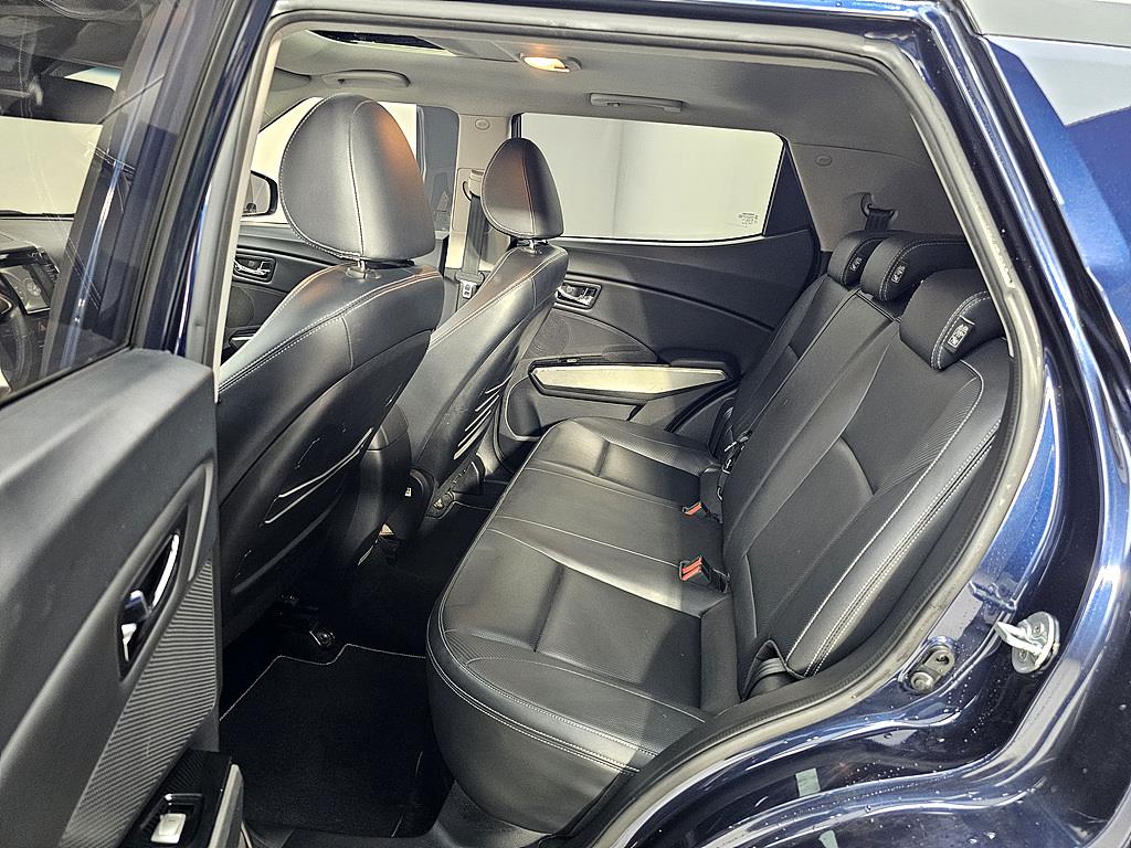 Ssangyong Tivoli - Vista 9