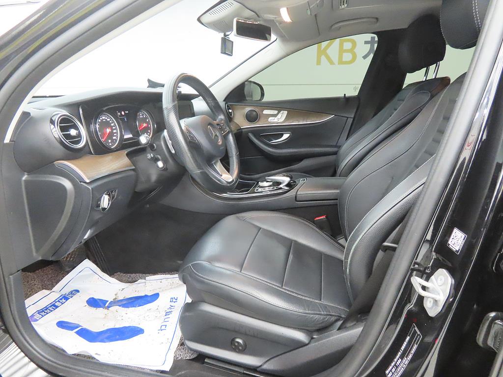 Mercedes Benz E class - Vista 5