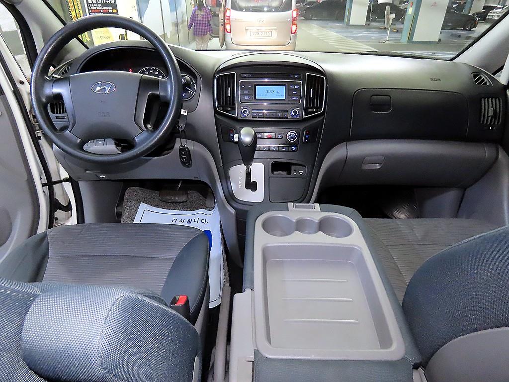 HYUNDAI Starex - Vista 10