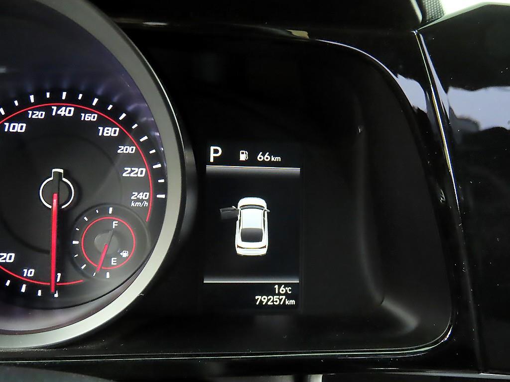 HYUNDAI Avante - Vista 8