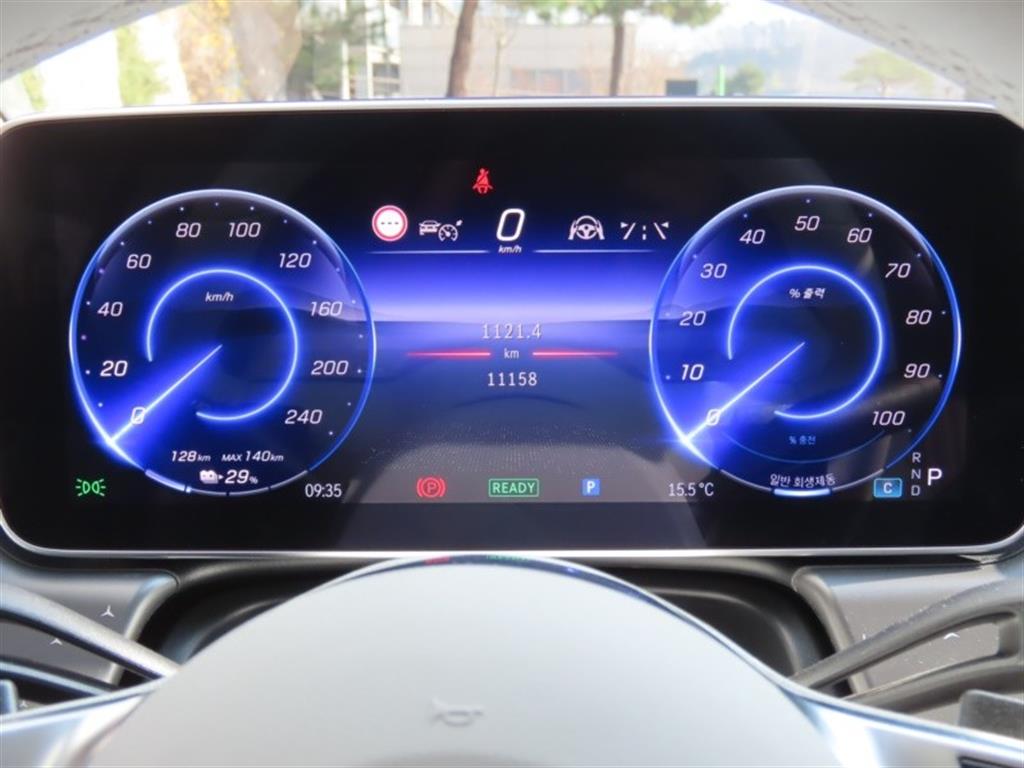 Mercedes Benz EQE - Vista 9