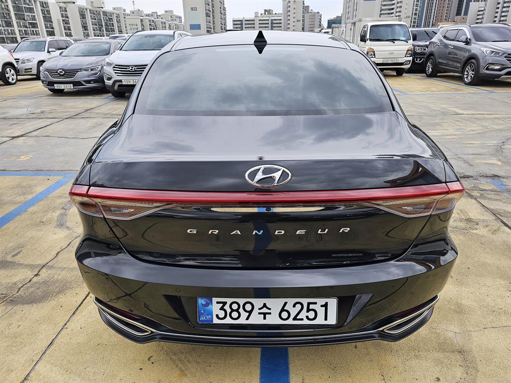 HYUNDAI Grandeur - Vista 5