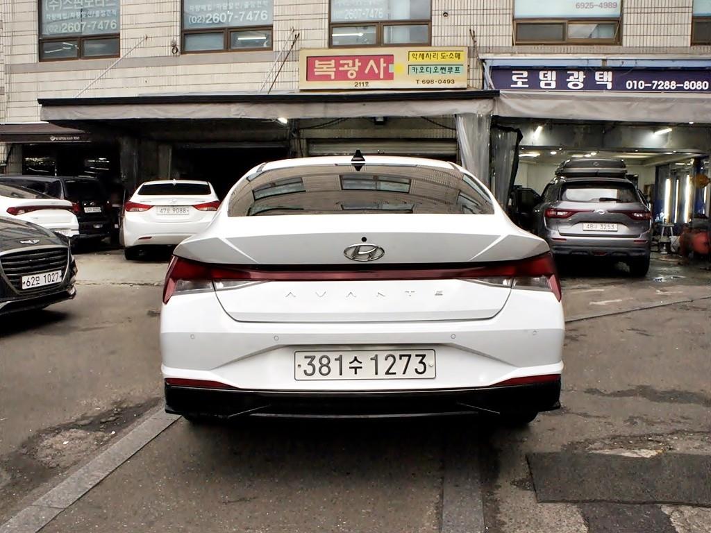 HYUNDAI Avante - Vista 5