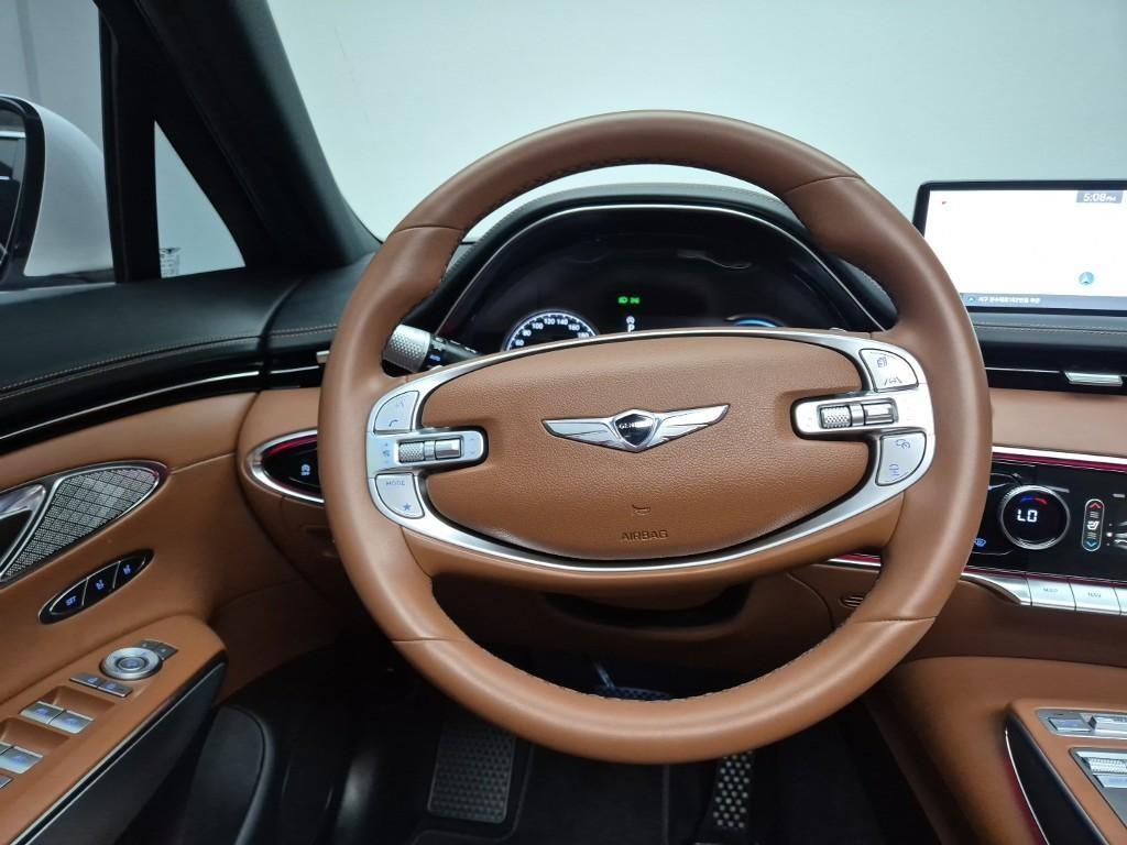 Genesis GV70 - Vista 9