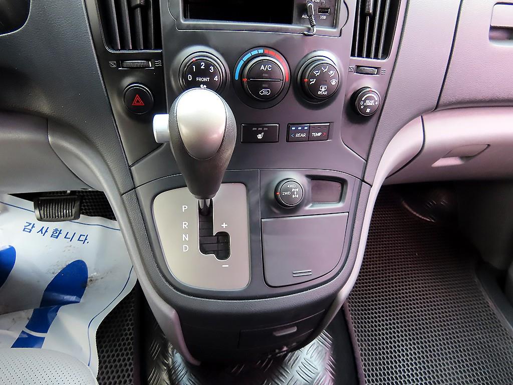 HYUNDAI Starex - Vista 11