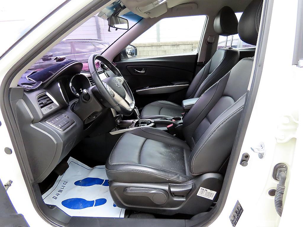 Ssangyong Tivoli - Vista 5