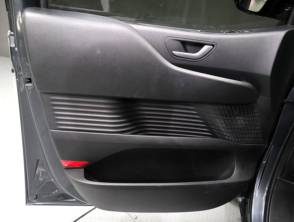 HYUNDAI Staria - Vista 8