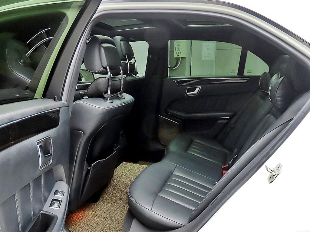 Mercedes Benz E class - Vista 6