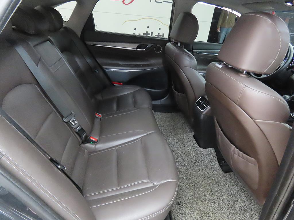 HYUNDAI Grandeur - Vista 7