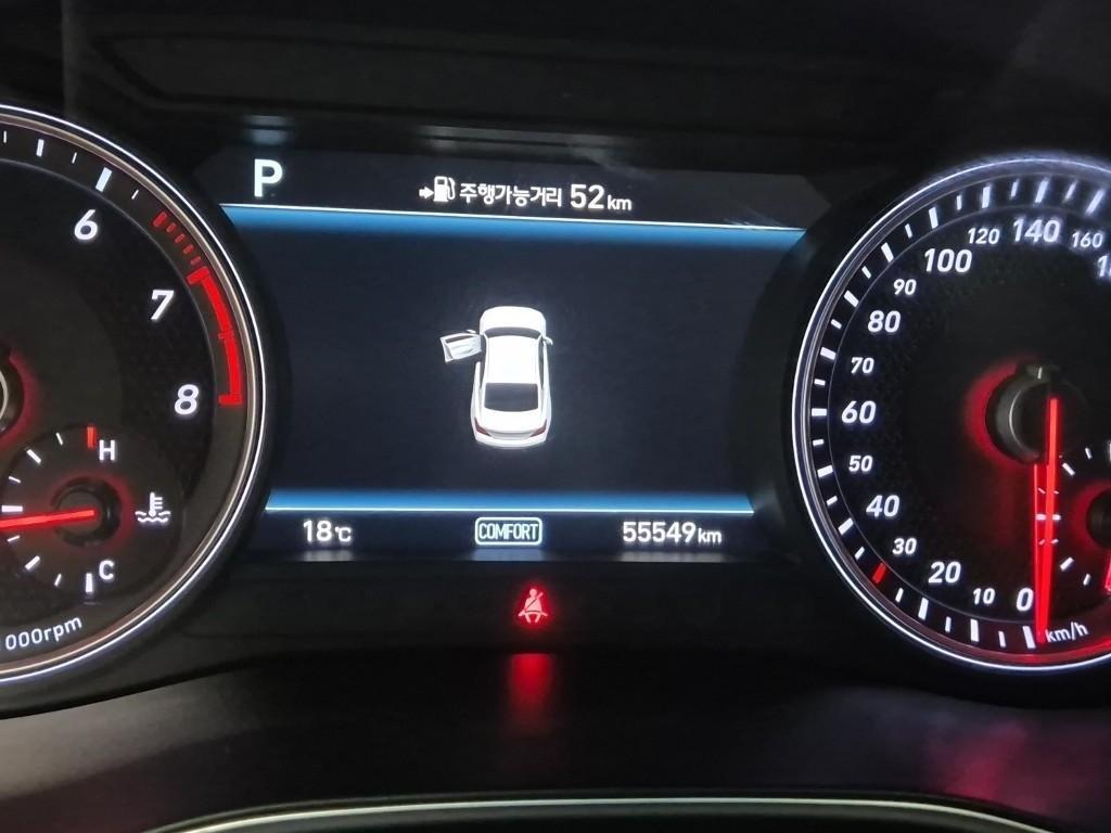 Genesis G70 - Vista 10