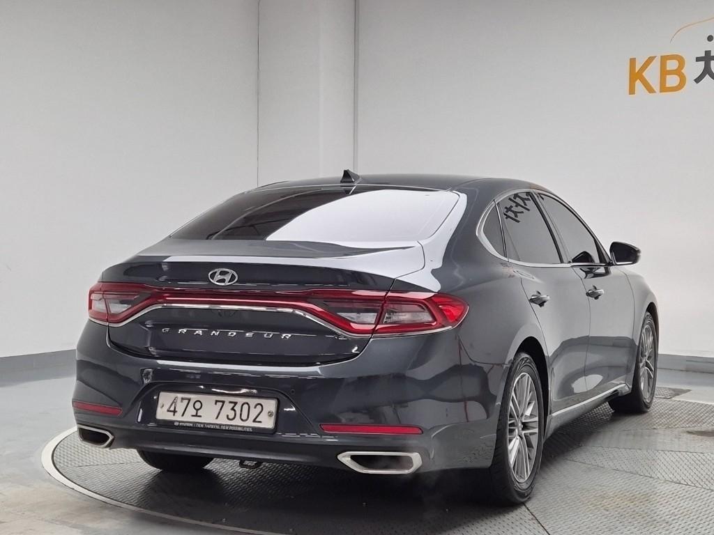 HYUNDAI Grandeur - Vista 3