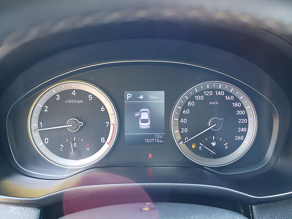 HYUNDAI Grandeur - Vista 11