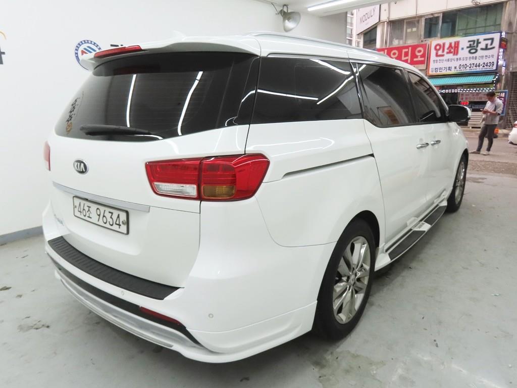 KIA Carnival - Vista 3