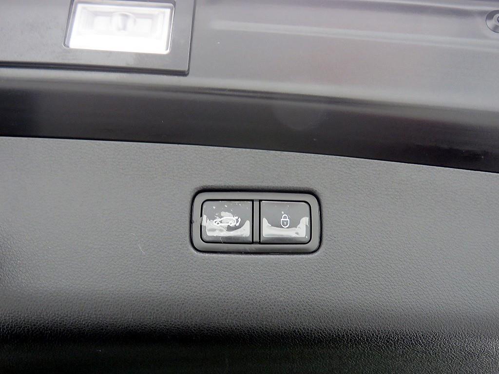 Genesis GV70 - Vista 6