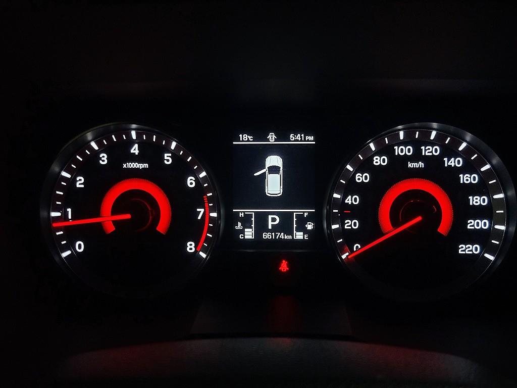 Ssangyong Tivoli - Vista 10