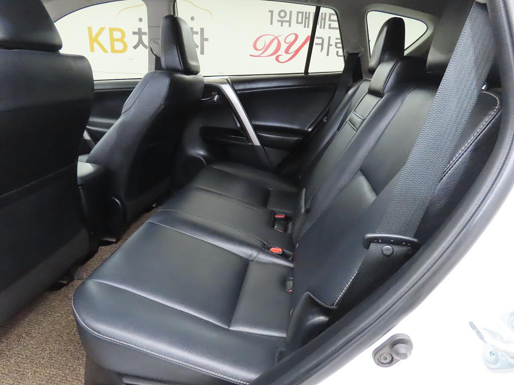 Toyota RAV4 - Vista 8