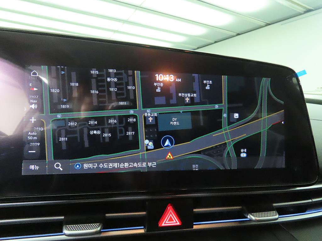 HYUNDAI Avante - Vista 10