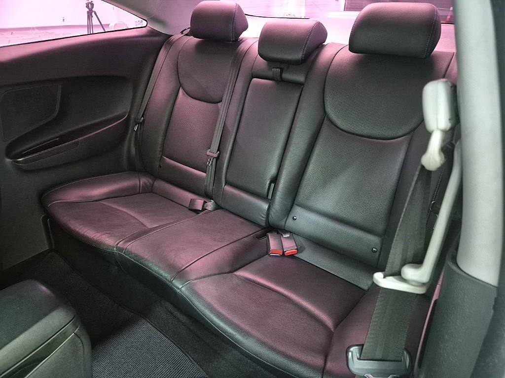 HYUNDAI Avante - Vista 12