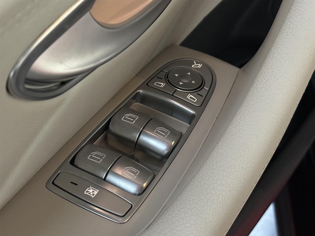 Mercedes Benz E class 2023 Azul - Importación desde Corea - HF Imports Iquique - Foto 17