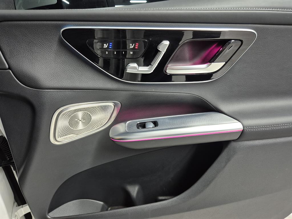 Mercedes Benz GLC Class - Vista 12